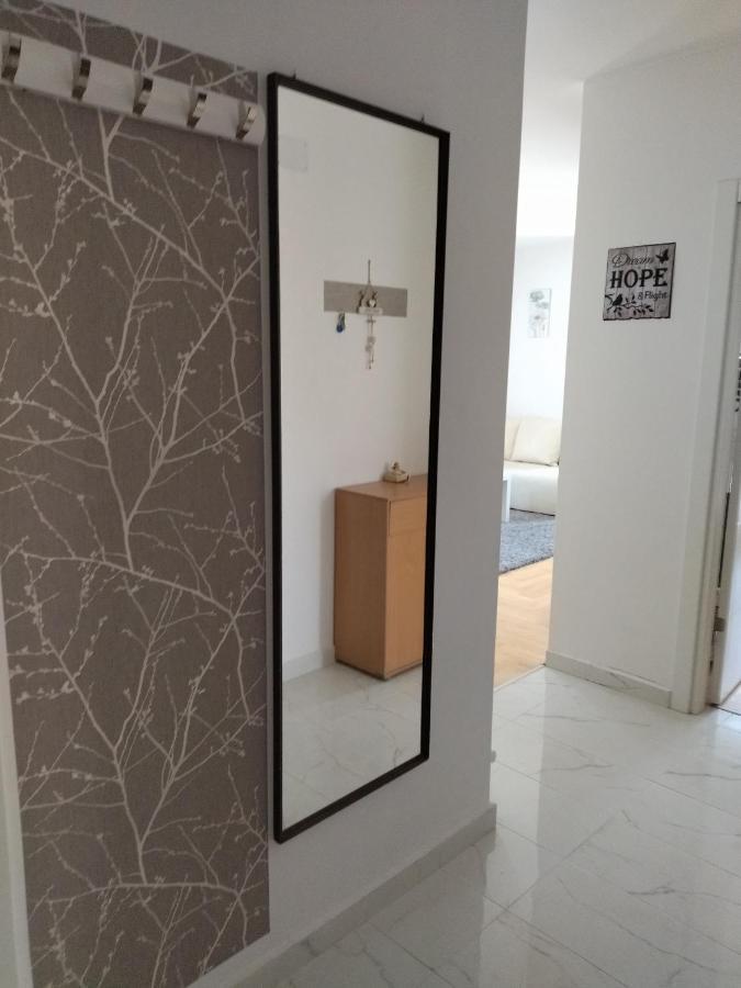 Apartman Gana Altina Lux Белград Екстериор снимка