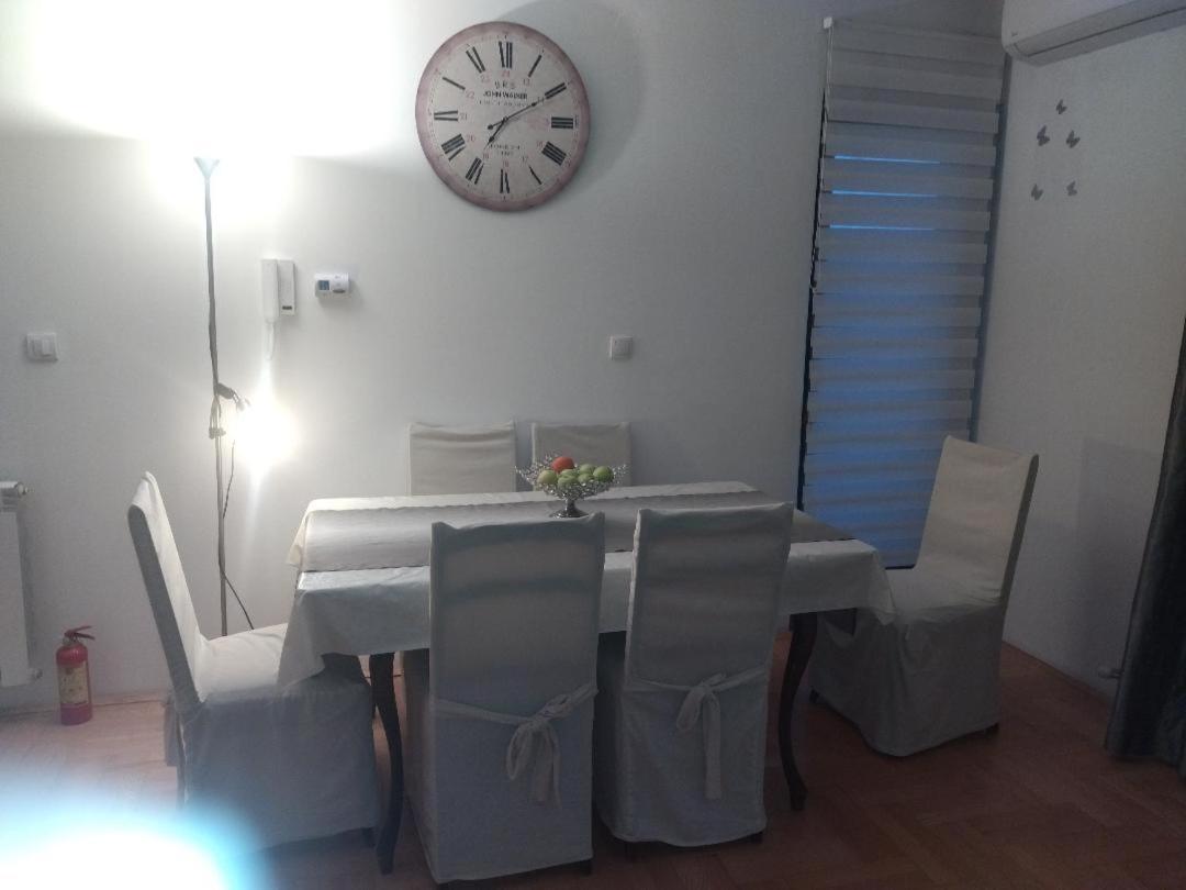 Apartman Gana Altina Lux Белград Екстериор снимка